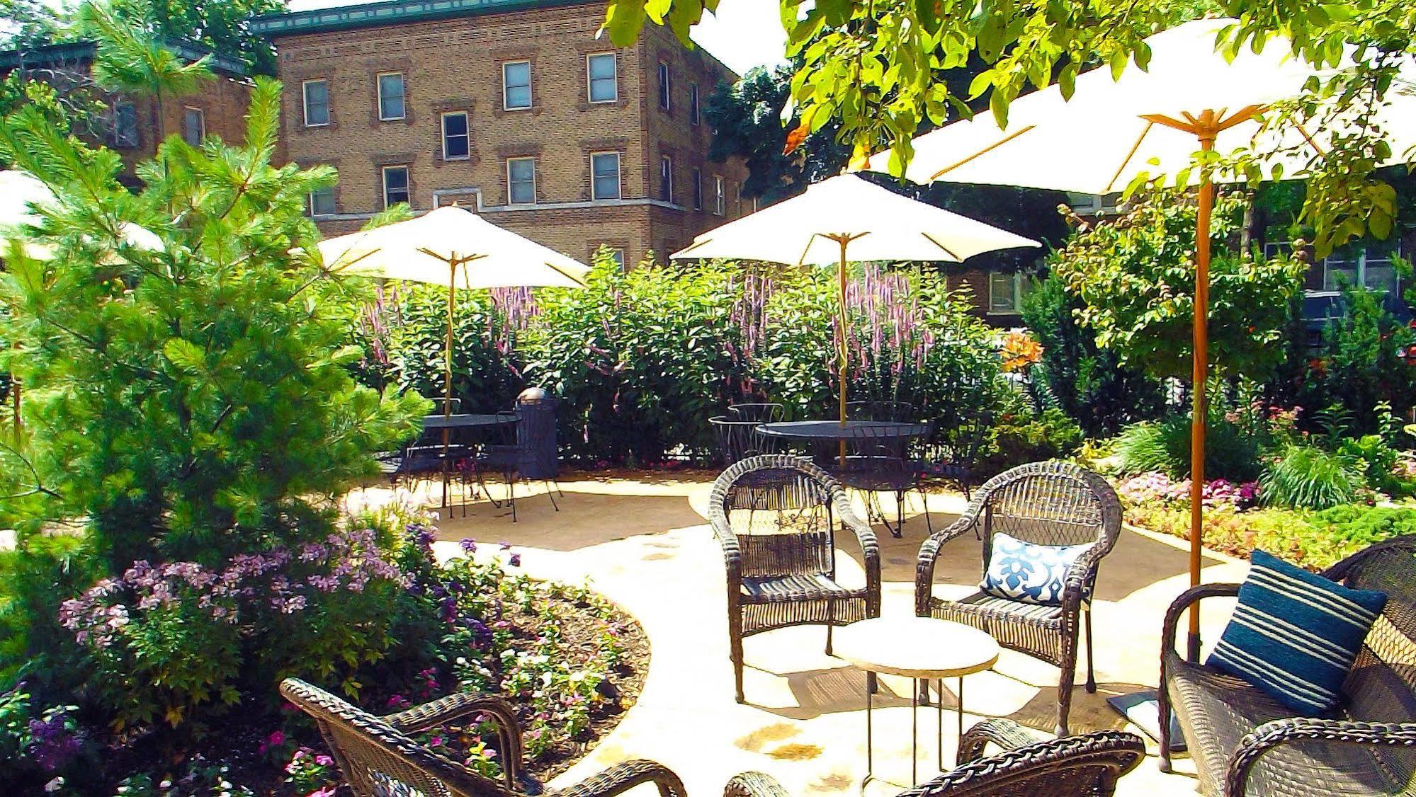 Higher Ground Hotel Independence Exterior foto